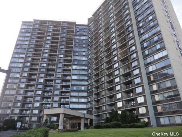 2 Bay Club DR #15G, Bayside, NY 11360