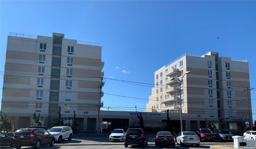 450 W Broadway #3E, Long Beach, NY 11561