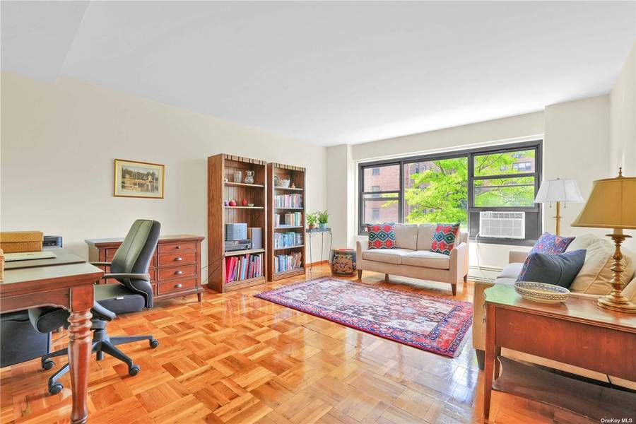 21-50 33rd RD #3B, Astoria, NY 11106