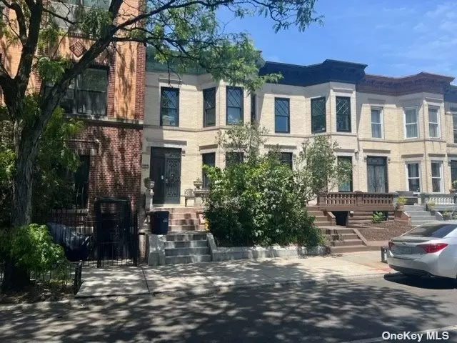 Prospect Lefferts Gardens, NY 11225,155 Sterling ST