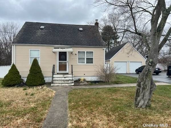 865 Wilson BLVD, Central Islip, NY 11722