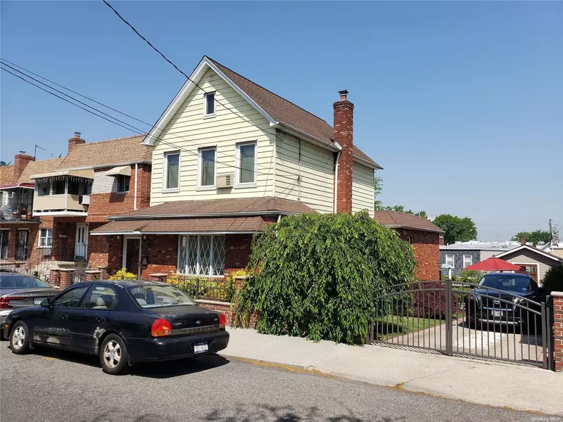 69-19 Caldwell AVE, Maspeth, NY 11378