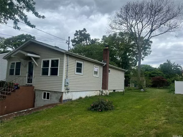 Farmingville, NY 11738,17 Acorn AVE