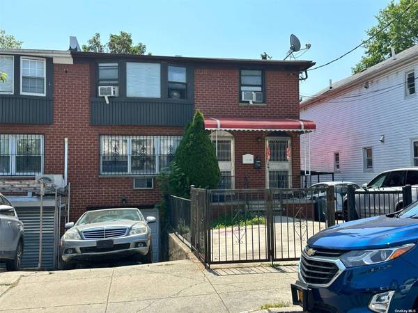 137-38 Kalmia AVE, Flushing, NY 11355