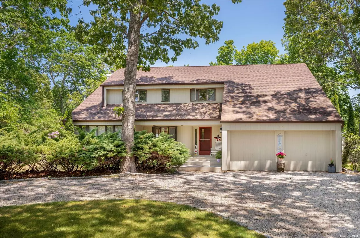 Hampton Bays, NY 11946,16 Windermere Close