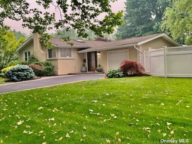 3 Fuller ST, Dix Hills, NY 11746