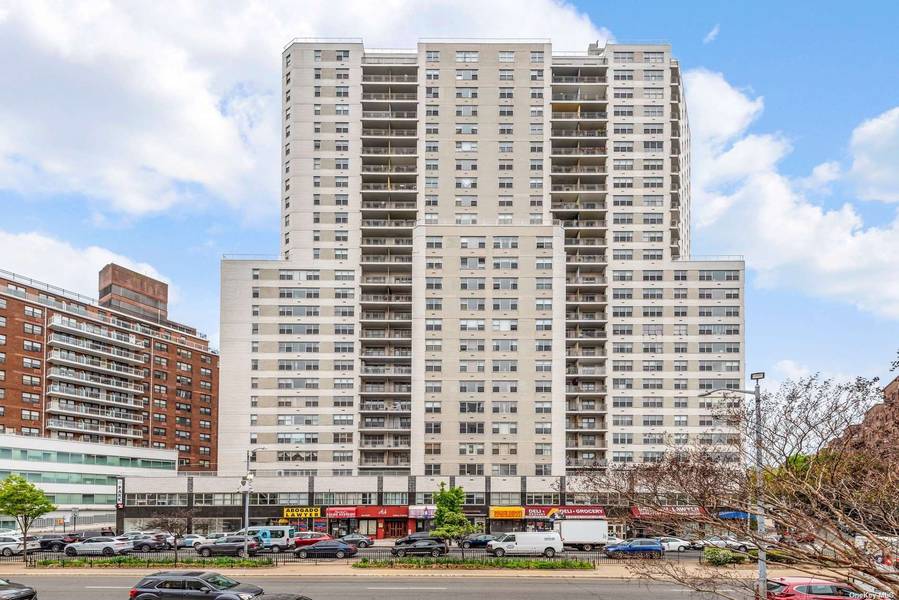 125-10 Queens BLVD #515, Kew Gardens, NY 11415