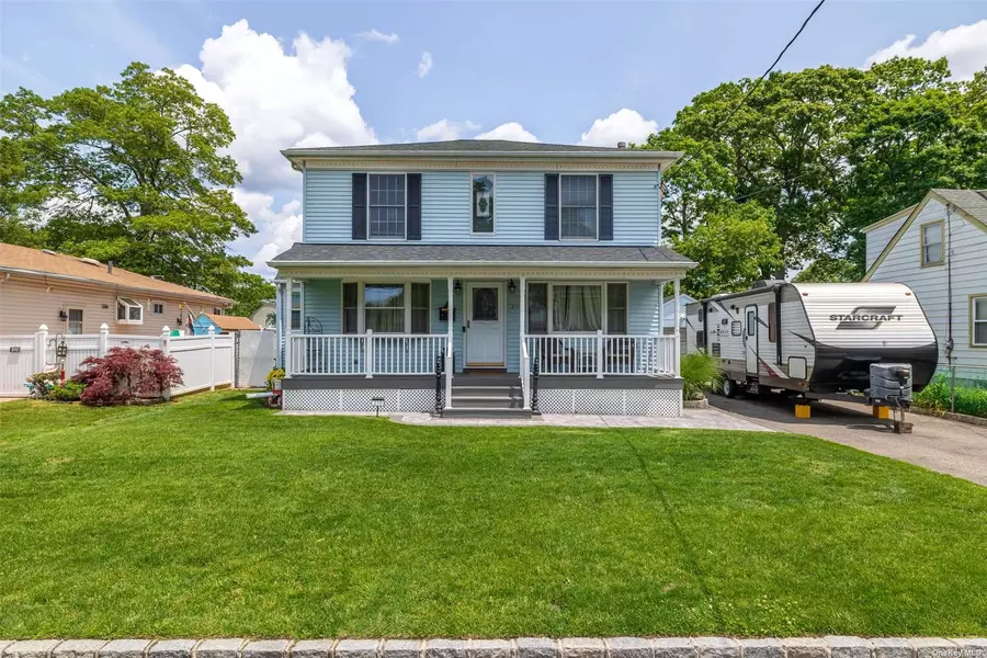 210 S Clinton AVE, Lindenhurst, NY 11757