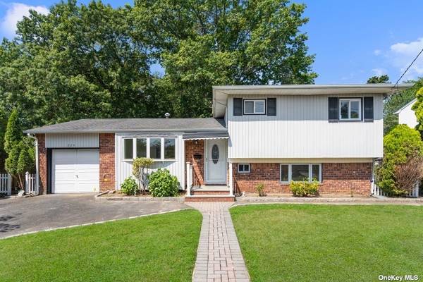 224 W 24th ST, Deer Park, NY 11729