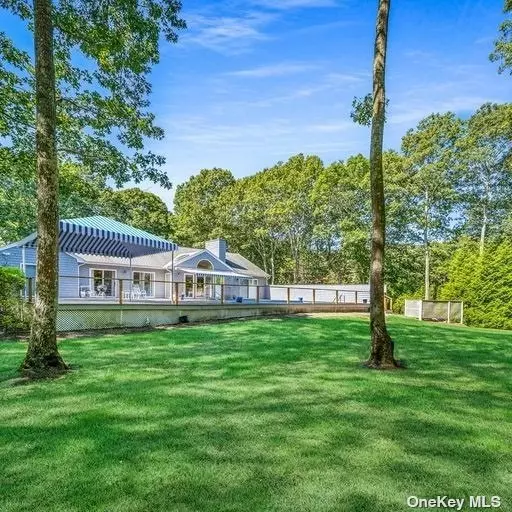 Quogue, NY 11959,29 Elizabeth LN