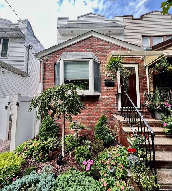 59-22 69th LN, Maspeth, NY 11378