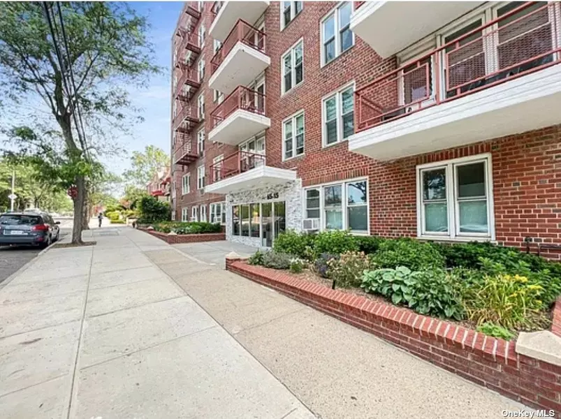 65-15 Alderton St #6A, Rego Park, NY 11374