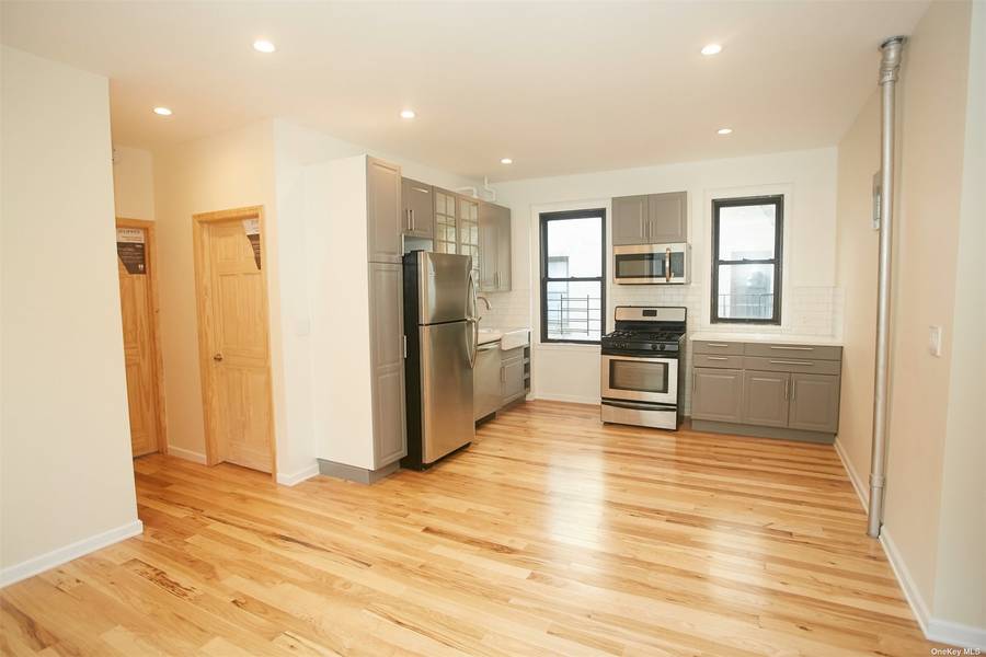 21-57 33rd Street #4B, Astoria, NY 11105