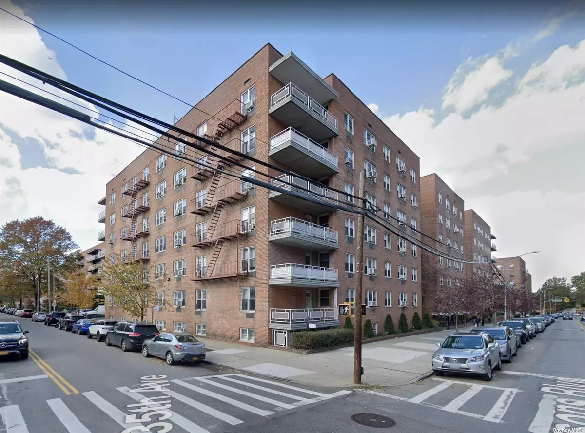 Flushing, NY 11354,34-20 Parsons BLVD #1M