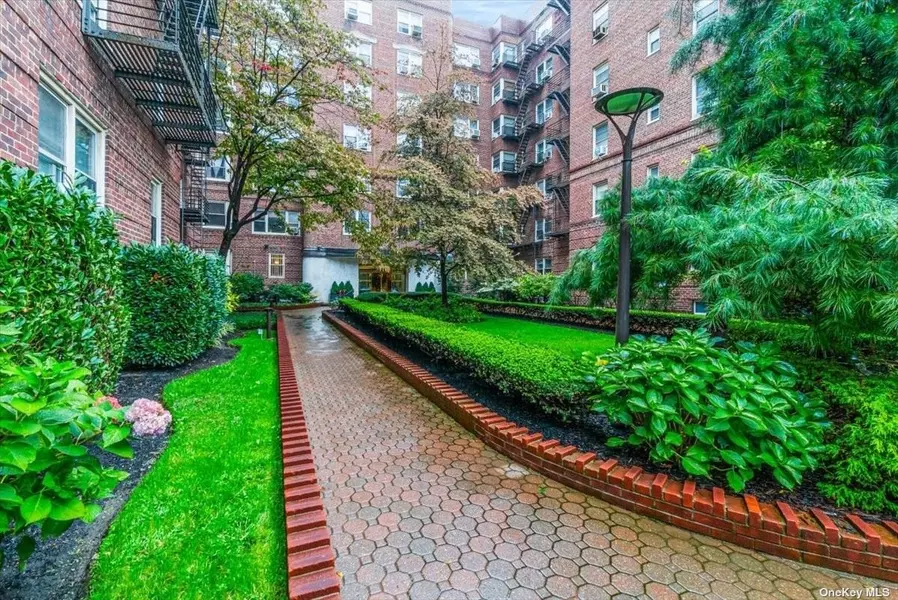 68-61 Yellowstone BLVD #508, Forest Hills, NY 11375