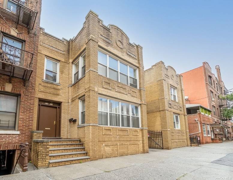 28-30 37th ST, Astoria, NY 11103