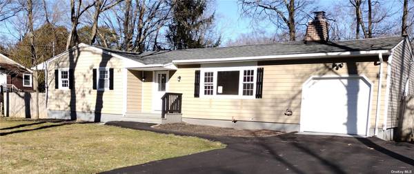 57 Cheemaun TRL, Ridge, NY 11961