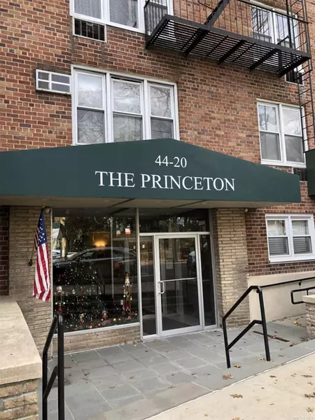 44-20 Douglaston Pkwy #5F, Douglaston, NY 11363