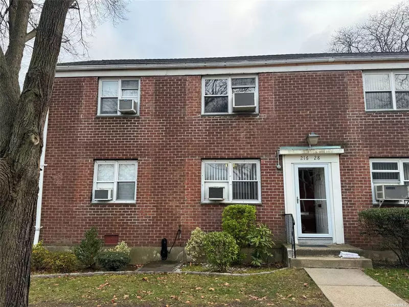 216-28 68 AVE #1st FL, Oakland Gardens, NY 11364