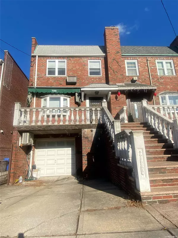 Maspeth, NY 11378,73-15 58th AVE