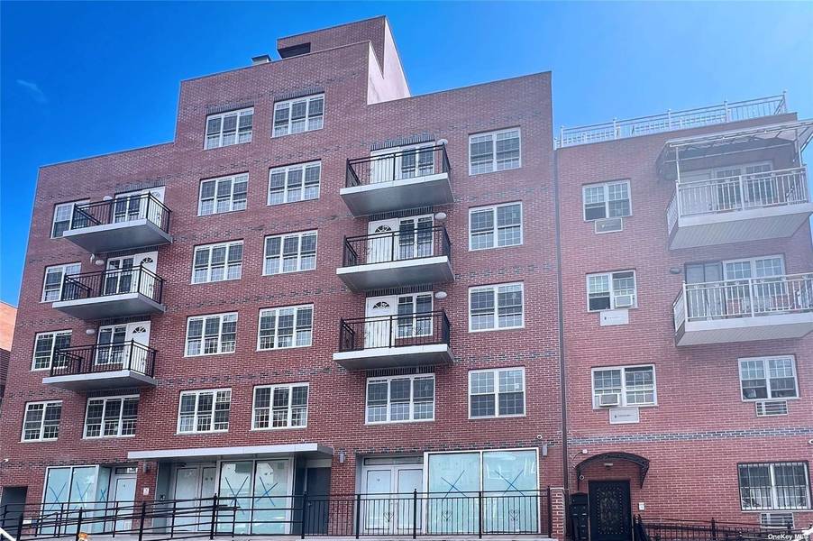 43-27 Byrd ST #5A, Flushing, NY 11355