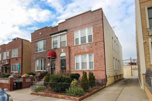 24-28 35th ST, Astoria, NY 11103