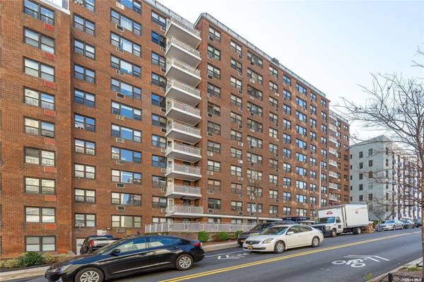 123 -40 83 Avenue #7C, Kew Gardens, NY 11415