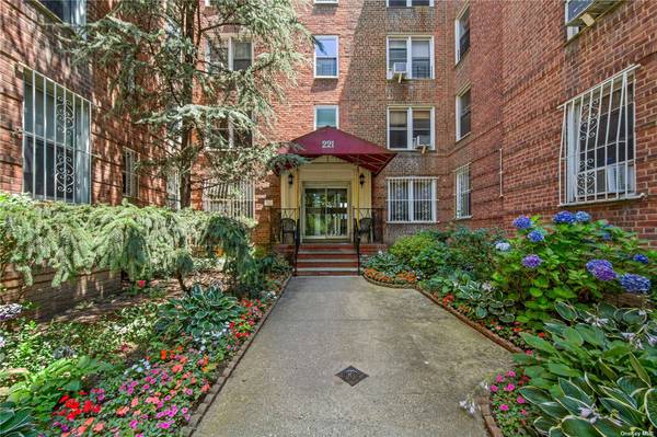 221 Mcdonald AVE #3P, Windsor Terrace, NY 11218