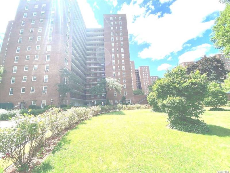 98-20 62nd DR #7K, Rego Park, NY 11374