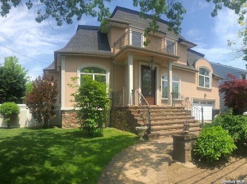 552 Redwood DR, Cedarhurst, NY 11516