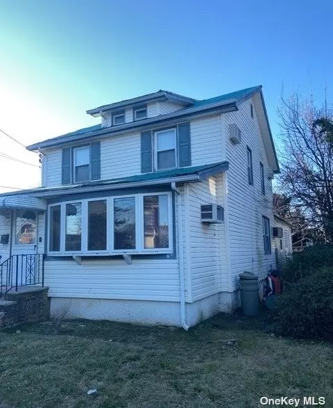 Lynbrook, NY 11563,1 Lewis