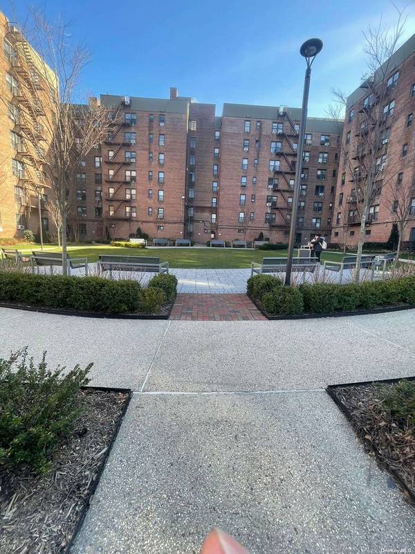 149-05 79 AVE #725, Flushing, NY 11367