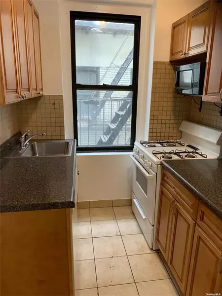 21-16 35th Street #3H, Astoria, NY 11105