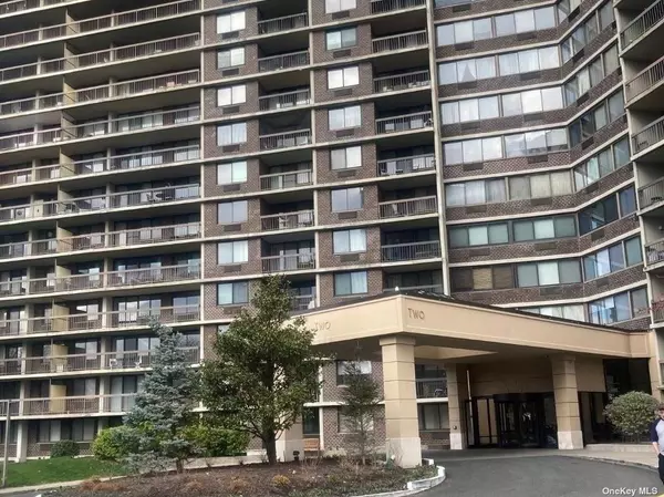 Bayside, NY 11360,2 Bay Club DR #4U