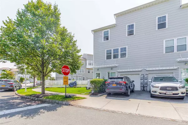 Arverne, NY 11692,7201 Catamaran WAY