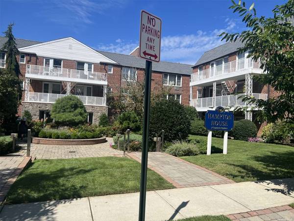 120 Morris AVE #C20, Rockville Centre, NY 11570