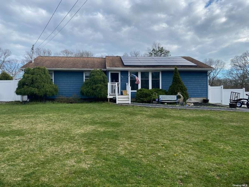 22 Sunset DR, Shirley, NY 11967