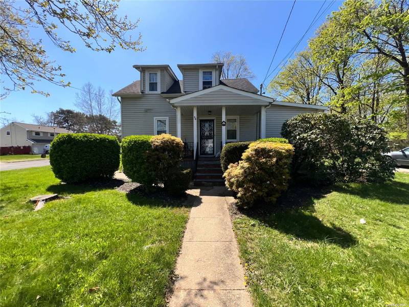 94 Cinnamon ST, Central Islip, NY 11722