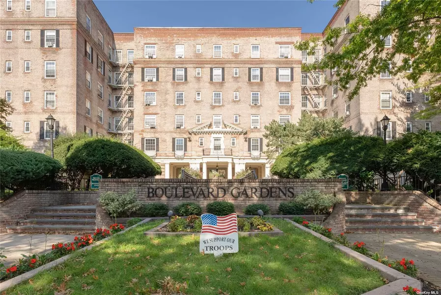 30-31 Hobart ST #3K, Woodside, NY 11377