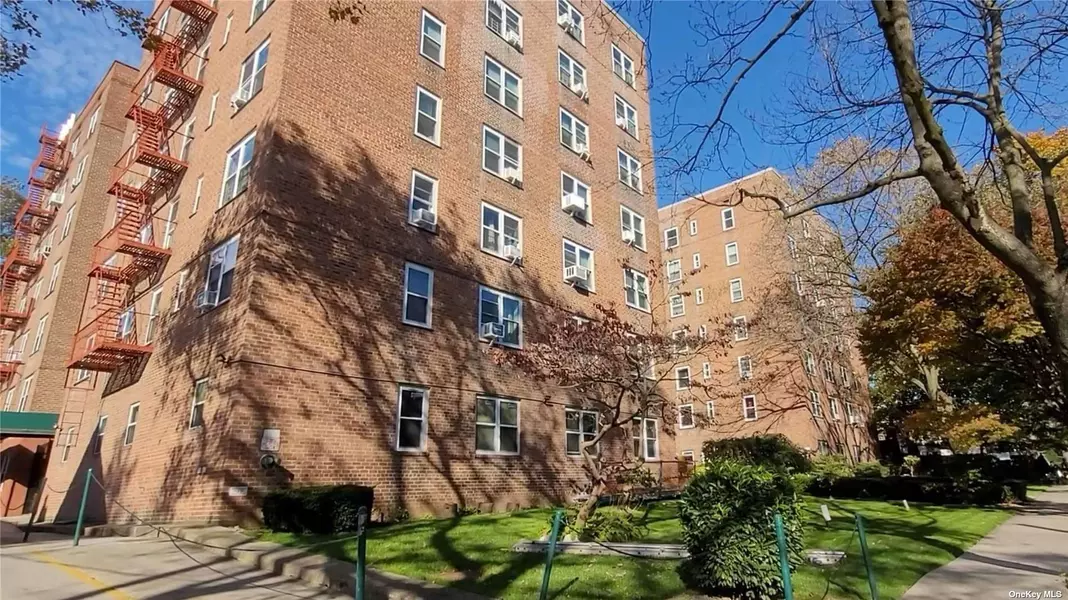 182-25 Wexford TER #506, Jamaica Estates, NY 11432