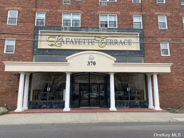 Long Beach, NY 11561,370 W Broadway #1H