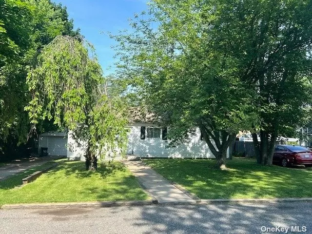 Bay Shore, NY 11706,1664 N Gardiner DR