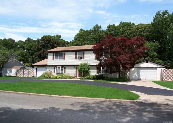 South Setauket, NY 11720,27 Millbury LN