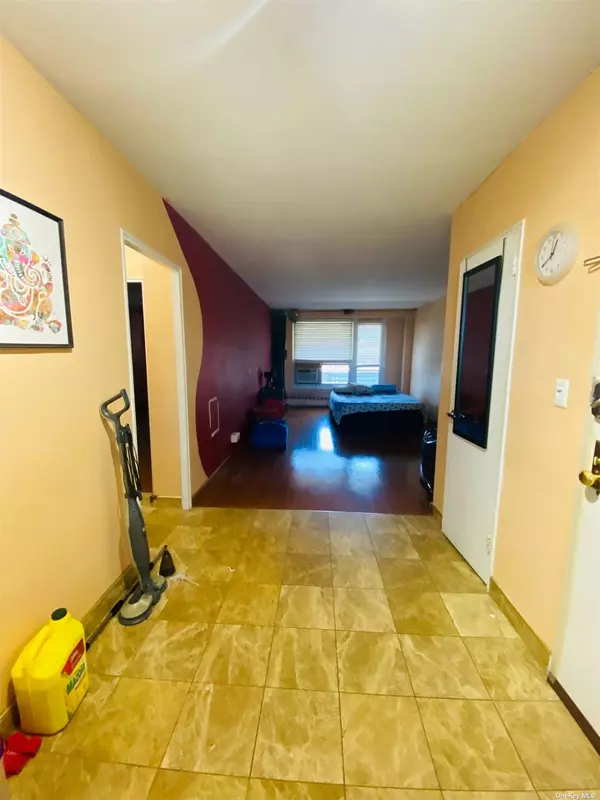 Rego Park, NY 11374,98-20 62 DR #12C