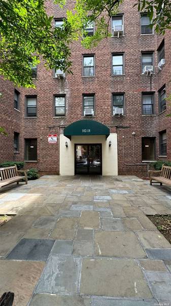 102-18 64th AVE #6N, Forest Hills, NY 11375