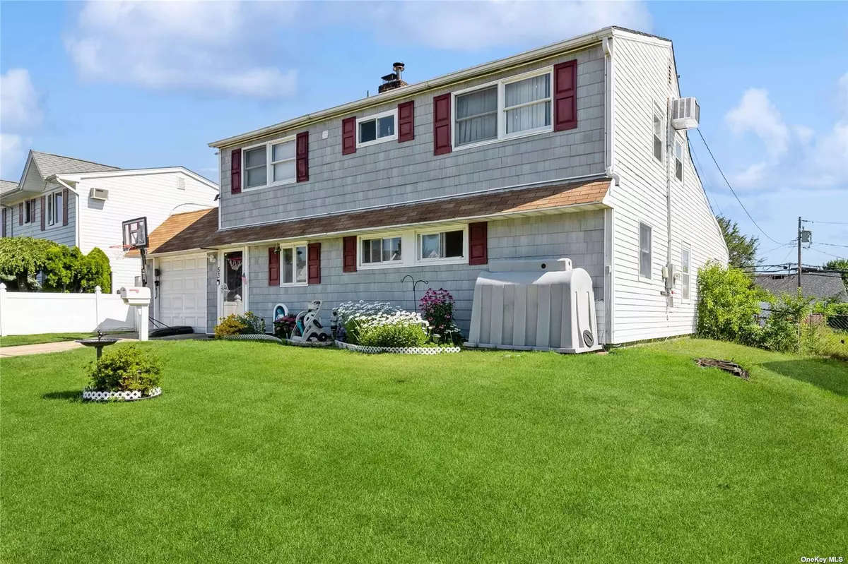 Levittown, NY 11756,53 Hamlet RD