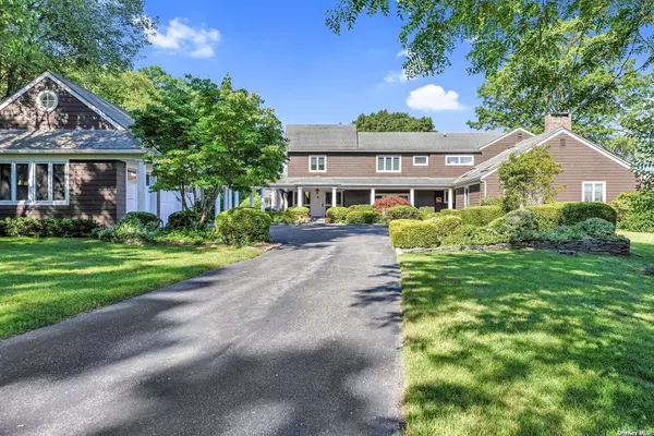 Locust Valley, NY 11560,16 Watersedge CT