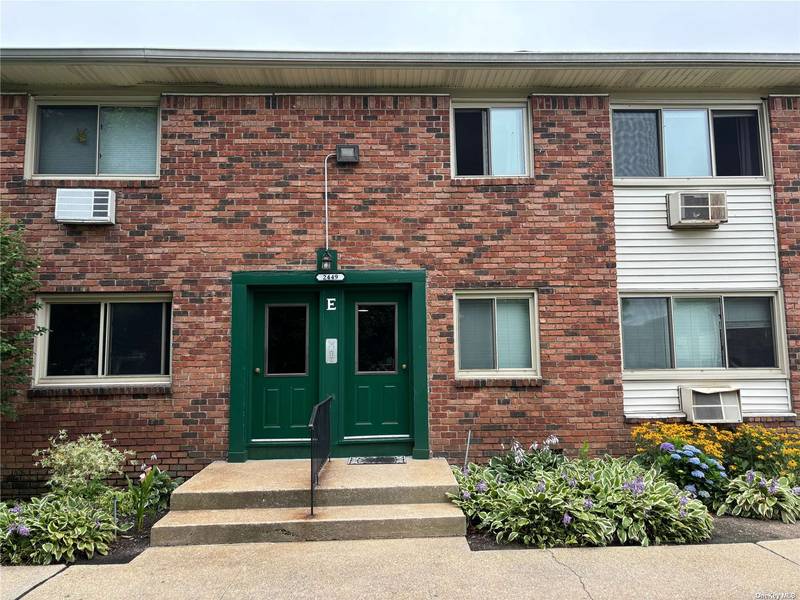 2449 E Union/Building E BLVD #7 B, Islip, NY 11751