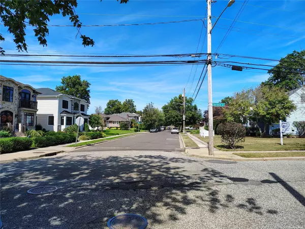 Garden City, NY 11530,286 Dorchester RD