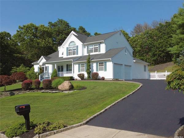 Manorville, NY 11949,21 Bailey LN